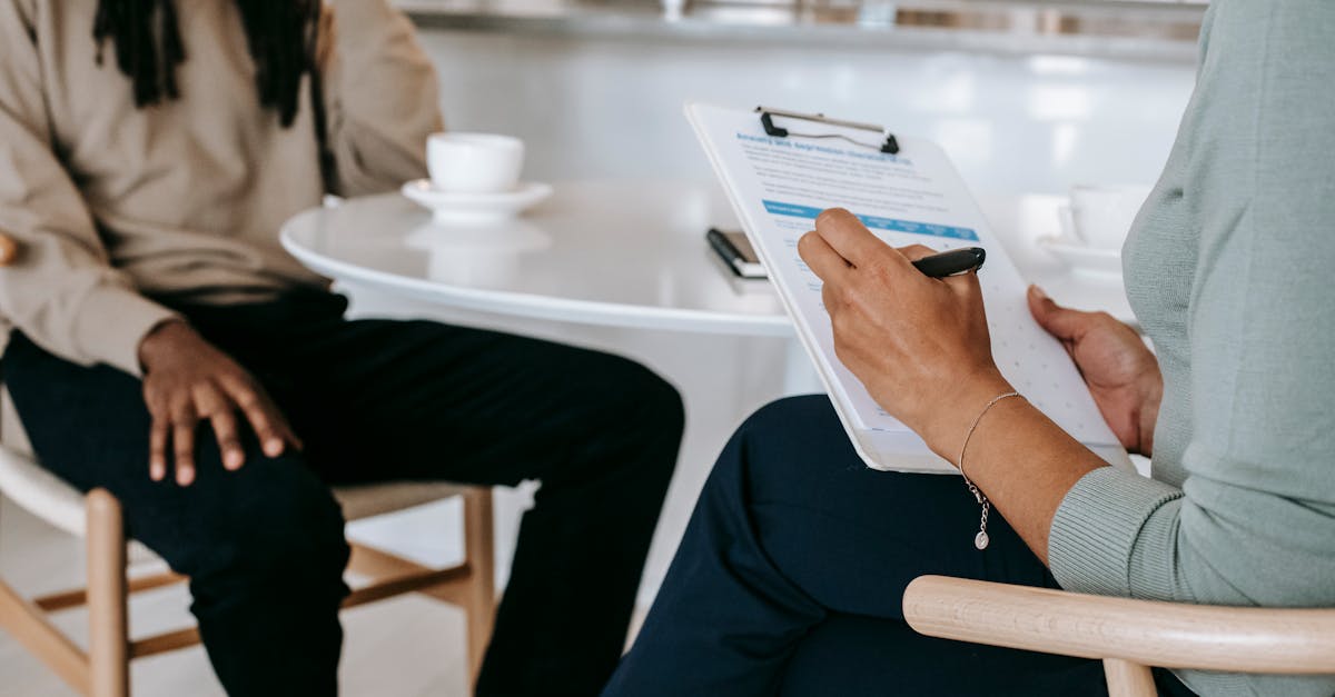 préparez-vous efficacement pour votre entretien d'embauche en tant que conseiller financier. découvrez des conseils pratiques, des questions fréquemment posées et des stratégies pour mettre en valeur vos compétences et votre expérience dans le secteur financier.