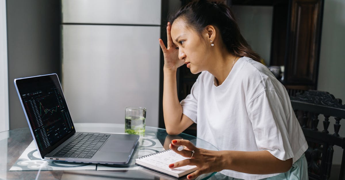 découvrez comment répondre efficacement à une crise financière : stratégies, conseils pratiques et bonnes pratiques pour naviguer en période d'incertitude économique.