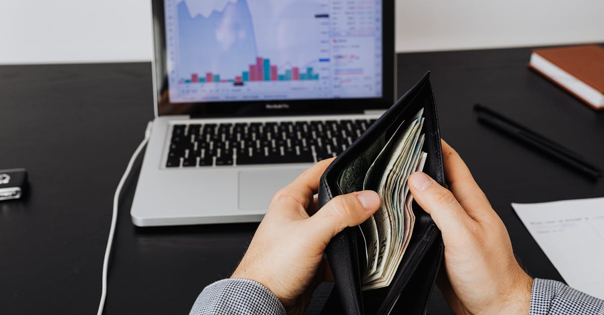 découvrez l'importance de la diversification de votre portefeuille d'investissement pour minimiser les risques et maximiser les rendements. apprenez à choisir les actifs appropriés et à équilibrer votre stratégie d'investissement pour atteindre vos objectifs financiers.