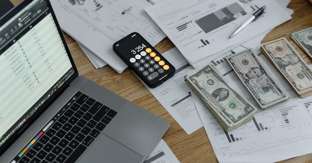 découvrez tout ce qu'il faut savoir sur les comptes d'épargne : avantages, taux d'intérêt, conseils pour choisir le meilleur compte et optimiser vos économies.