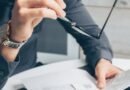 découvrez les arnaques financières les plus courantes, leurs mécanismes, et apprenez à protéger vos finances contre ces fraudes. restez vigilant et informé pour éviter de devenir une victime.